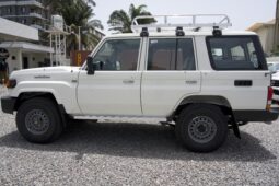 Toyota Land Cruiser 76 Hardtop 4WD